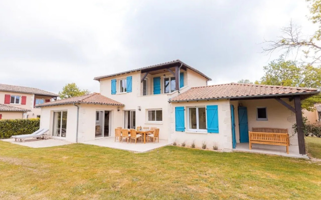 Spacious and Modern Villa With Large Garden and BBQ Area