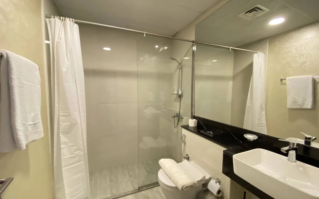 Lux BnB 2BD Canal Views Business Bay