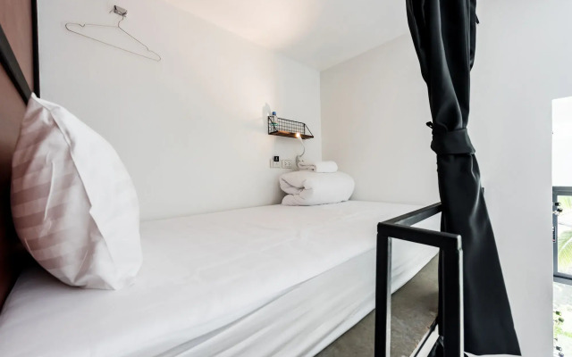 Book a Bed Poshtel - Hostel