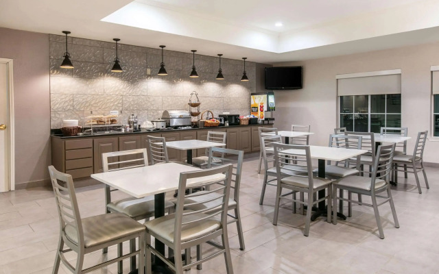 La Quinta Inn & Suites by Wyndham Fredericksburg