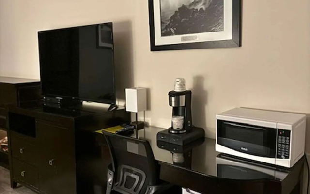 Big Bird Inn Wawa, SureStay Collection by Best Western