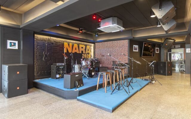 Oyo 664 Nara Hotel Restaurant And Bar