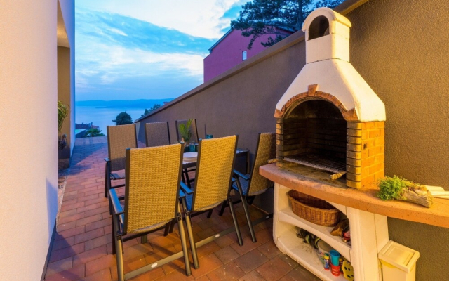 Comfortable Apartment With Pool and Terrace With Sea View