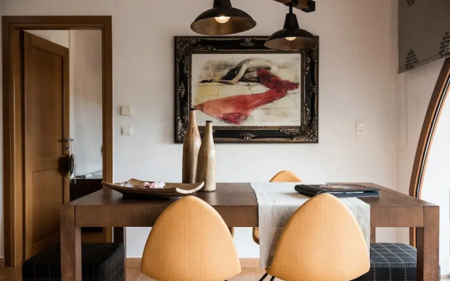 Dream Lux Flat with Great Outdoor Pool & Parking