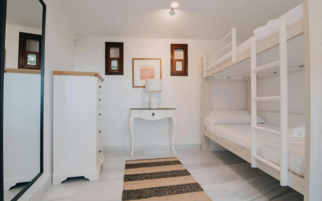 tuGuest Alhambra house