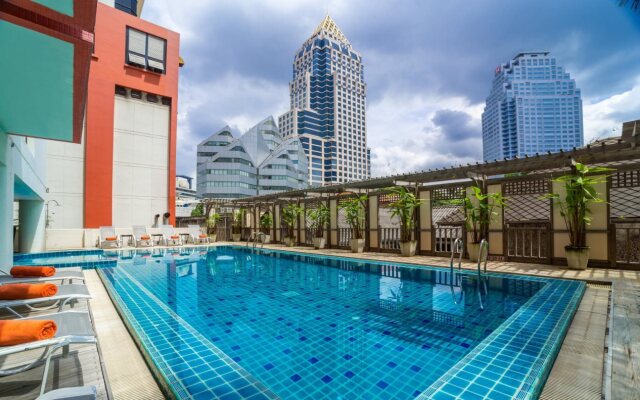 Bandara Silom Suites