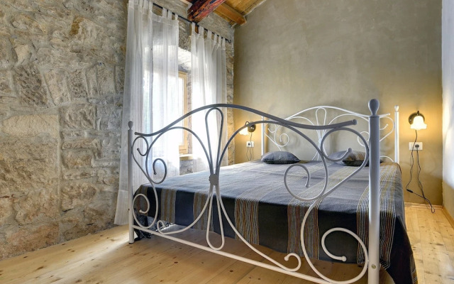 Villa in Batlug With Private Pool