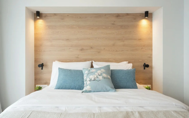 Silk Athens Urban Collection