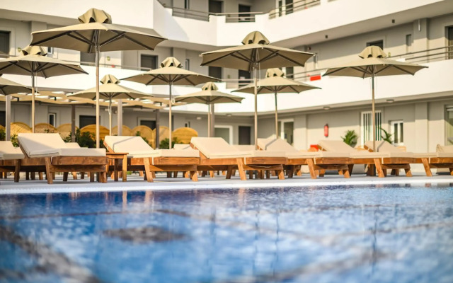 Nicolas Grand Suites - Adults Only
