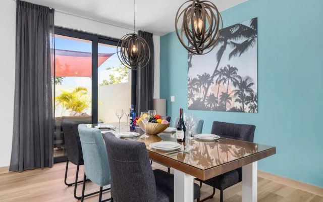 Serene Designer Gem Walk to Beach Strip Pool