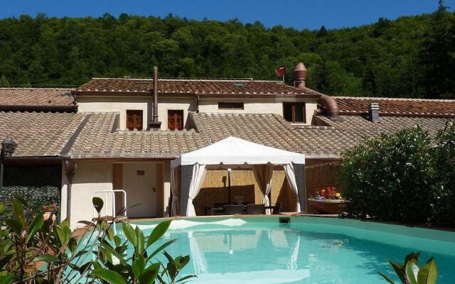 Exquisite Holiday Home in Pistoia With Swimming Pool