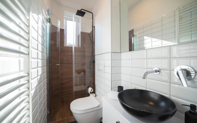 Green Leaf Apartment