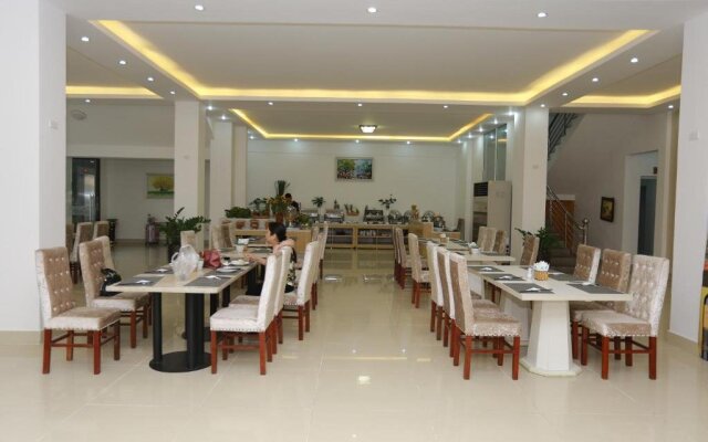 Central Phu Hung Hotel