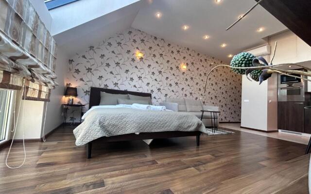 City center , studio apartment , 5 min to the sea