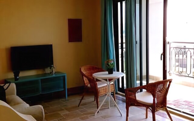 Yueming Holiday Apartment Hotel