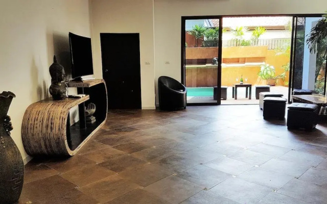 WOWLAND Luxury Pool Villa Pattaya Walking Street - 6 Bedrooms