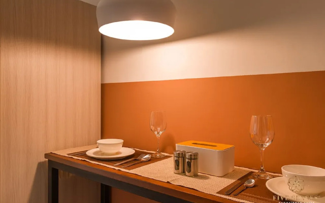 Neu Suites Residence Kuala Lumpur, Roam