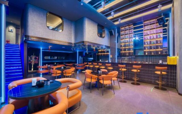 Taizhou Moke Hotel (Taizhou Sports Center)