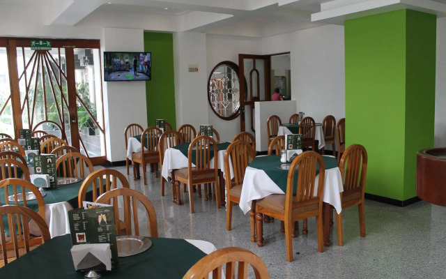 Hotel Escala Siglo XXI