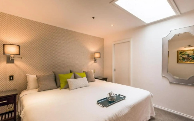 Fino Hotel and Suites