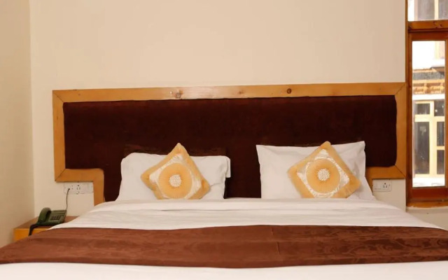 OYO 14402 Himalayan Villa