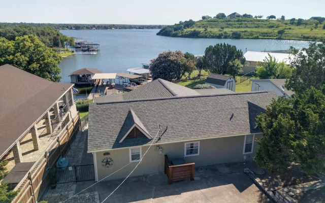 Waterfront Home on Private Lake Granbury Cove