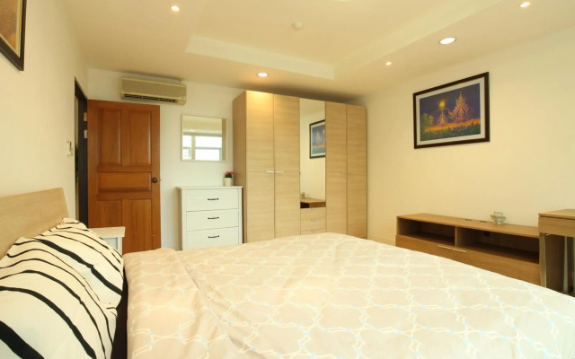 Serena Sathorn Suites