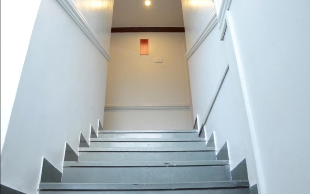 OYO 2161 Hotel Ashray