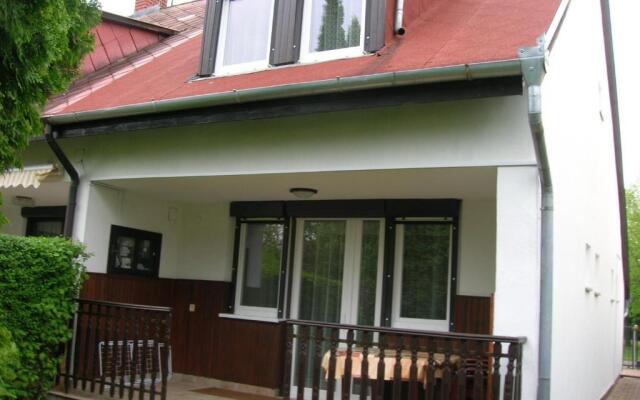 MONA Apartman