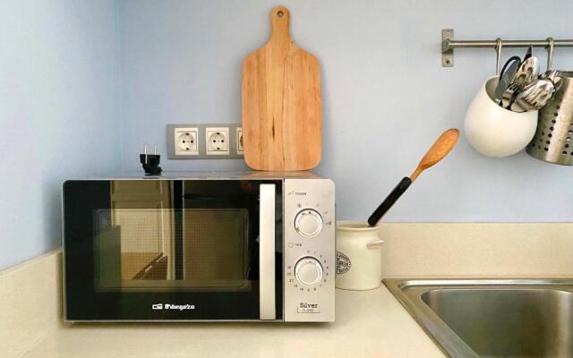 Two bedroom stylish studio, 5 minutes walk from the beach