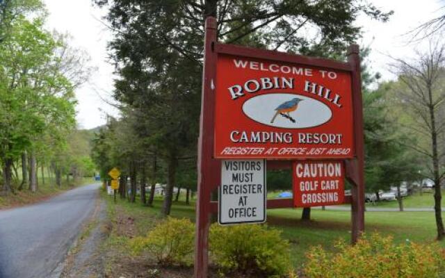 Robin Hill Camping Resort Premium Cottage 4