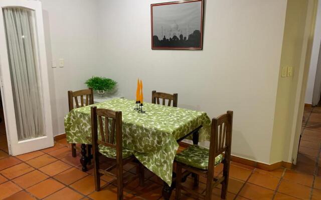 Casa para 12 con garaje, jardín y quincho