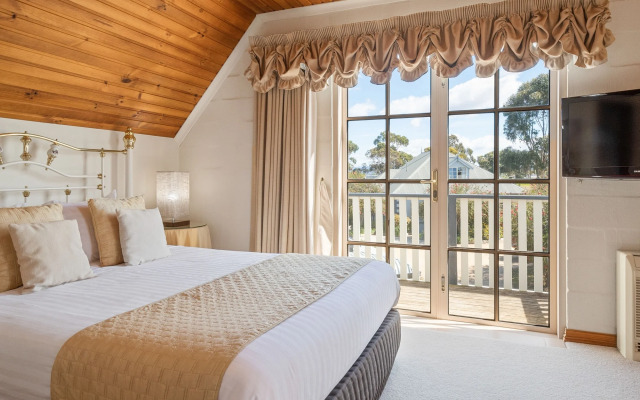 Swansea Cottages & Lodge Suites