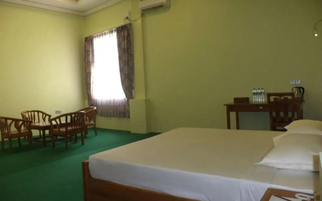 Jade Royal Hotel