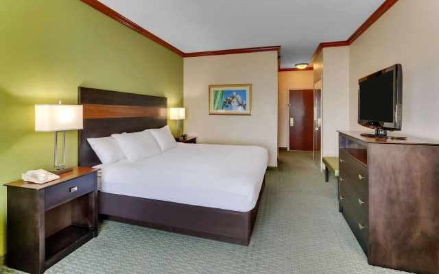 Comfort Inn & Suites