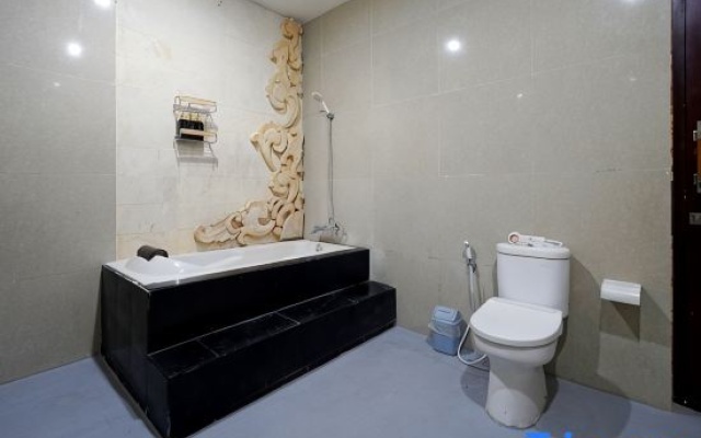6 BR Twin Villa with Private Pool West Sanur – Bathroom – Denpasar