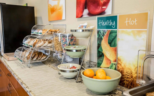 Quality Inn Chesterton near Indiana Dunes National Park I-94