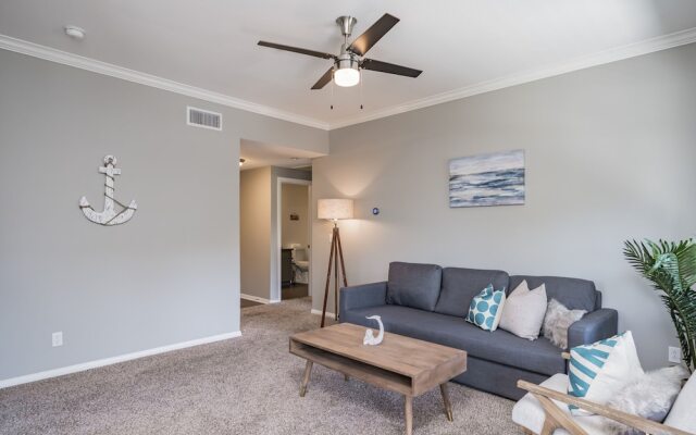The Luxe Suites of Oceanside with Pool & Gym