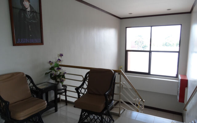 RueMango Apartelle and Suites