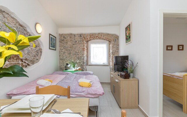 Lovely Apartment Milica 100mt From sea