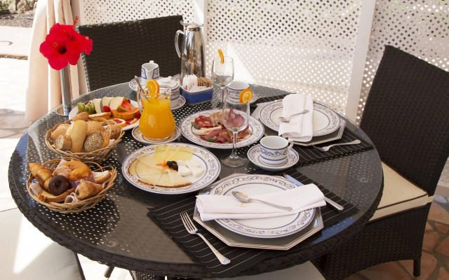 Livvo Risco del Gato Suites Hotel