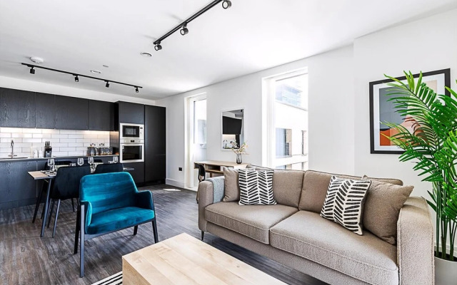 Luxurious West London Apartment