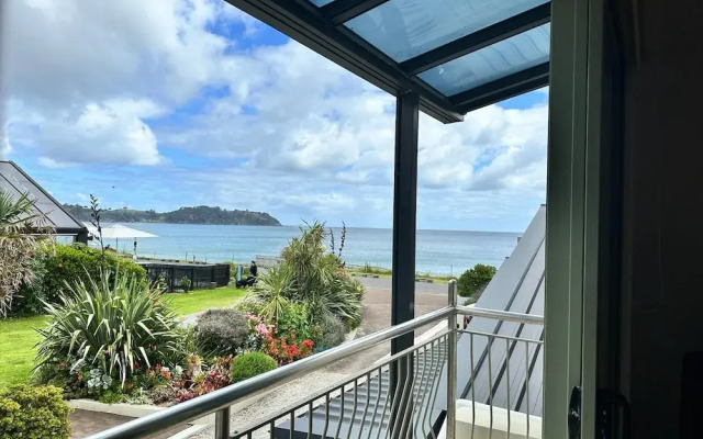 Waiheke Island - Onetangi Beachfront Apartments