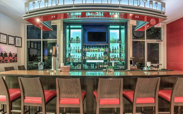 Holiday Inn Louisville Airport - Fair/Expo by IHG