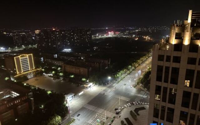 This Shi Hotel (Zhoukou Municipal Government Arts and Science College)