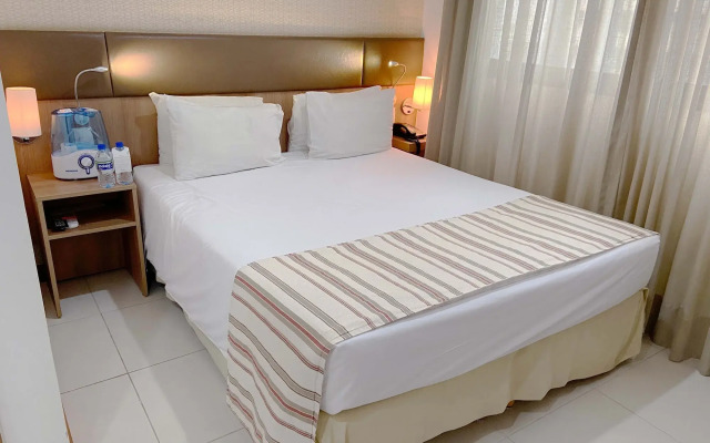 Athos Bulcão Hplus Executive