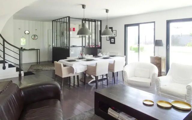 Modern Holiday Home in a Quiet Location in Benodet