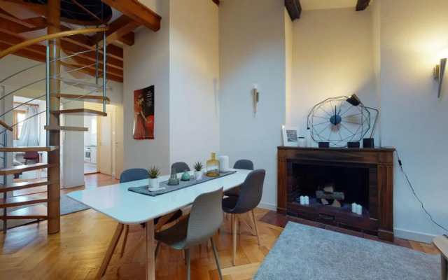 Modern apartment with a view of the Jet d'Eau
