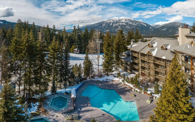 Blackcomb Springs Suites by CLIQUE