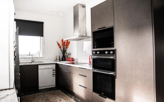 Charming 1920s Villa on Bealey Ave